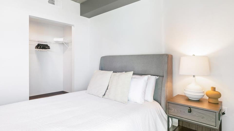 Landing - Modern Apartment with Amazing Amenities (ID7094X61) Apartment in Tucson