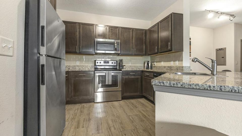 Landing - Modern Apartment with Amazing Amenities (ID3425X37) Apartment in Bradenton