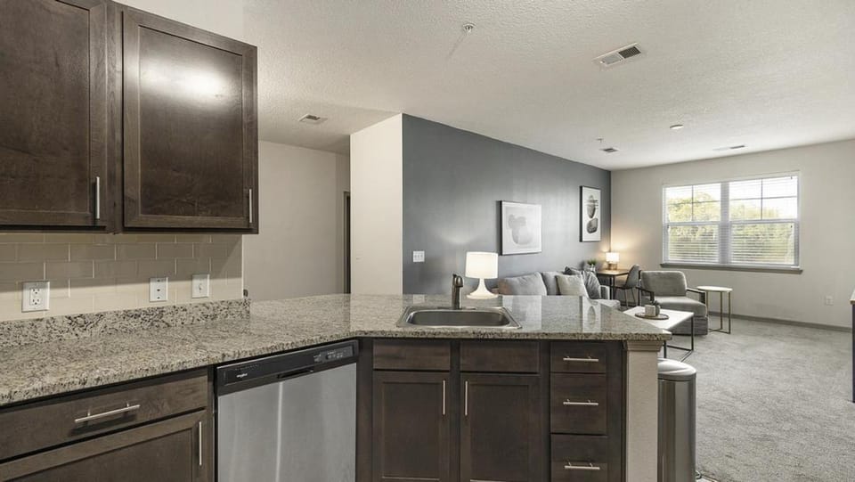 Landing - Modern Apartment with Amazing Amenities (ID3425X37) Apartment in Bradenton