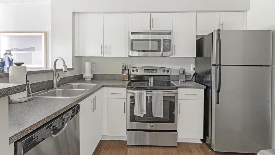 Landing - Modern Apartment with Amazing Amenities (ID1287X618) Apartment in Coconut Creek