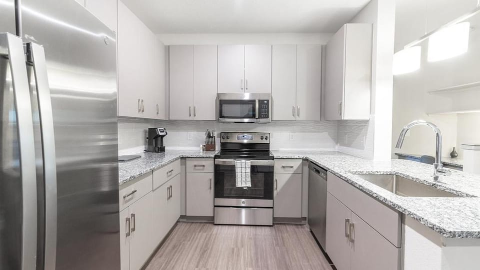 Landing - Modern Apartment with Amazing Amenities (ID8935X42) Apartment in Jacksonville