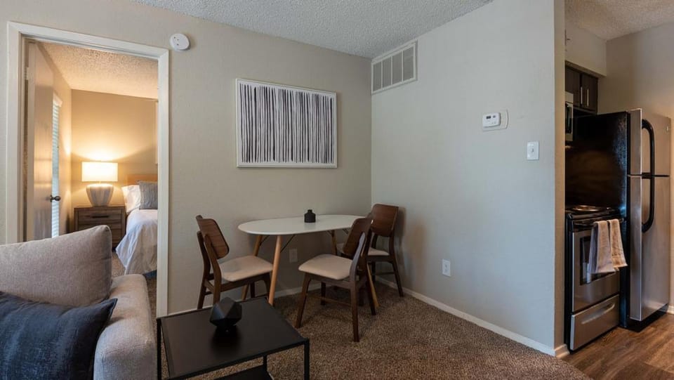 Landing - Modern Apartment with Amazing Amenities (ID3716X10) Apartment in Austin