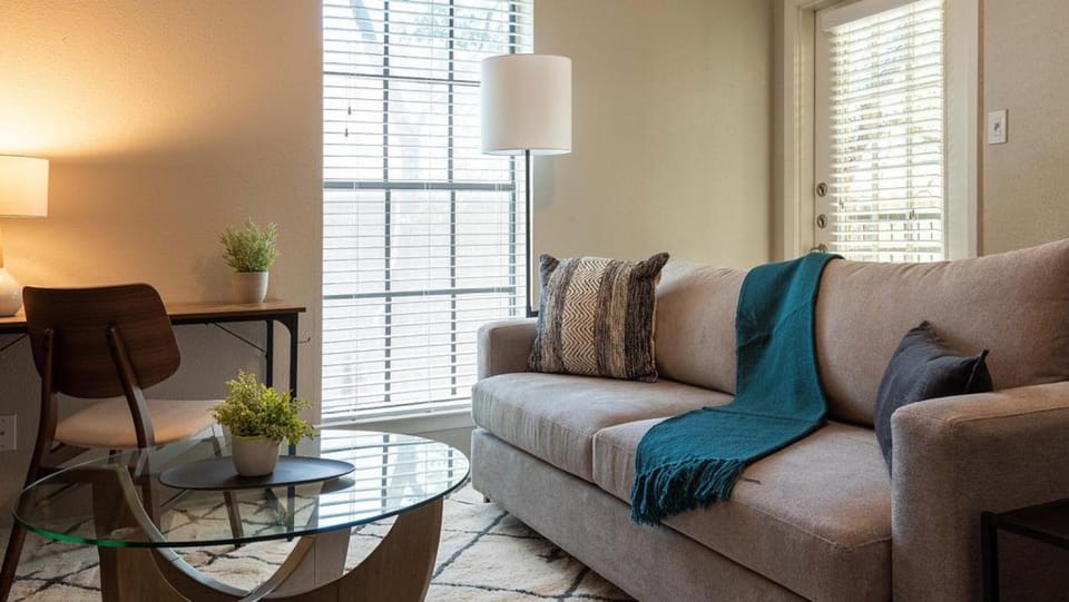 Landing - Modern Apartment with Amazing Amenities (ID3716X10) Apartment in Austin