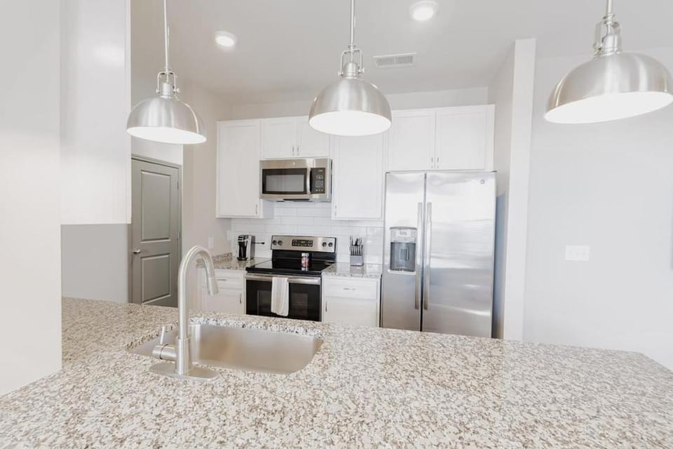 Landing - Modern Apartment with Amazing Amenities (ID3254X53) Apartment in Cornelius