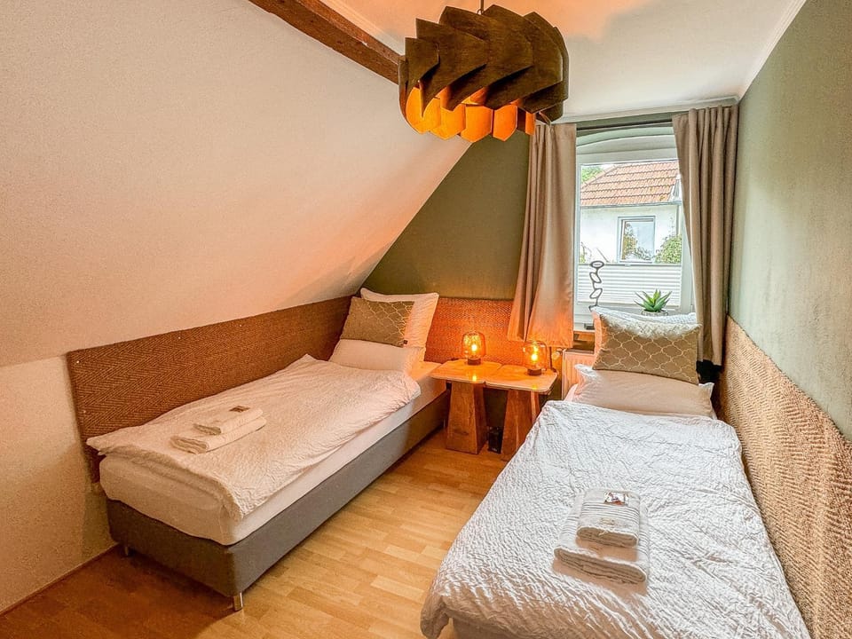 Bed, Photo of the whole room, Bedroom, towels