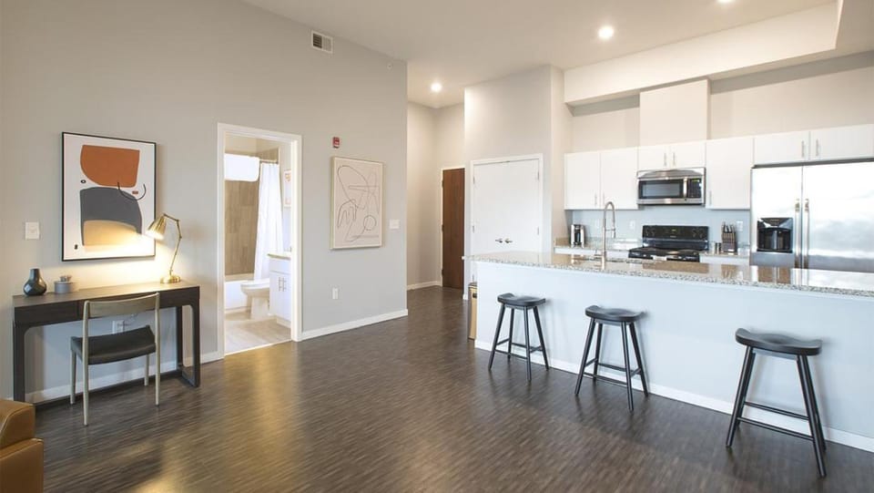 Landing - Modern Apartment with Amazing Amenities (ID7989X59) Apartment in Southfield