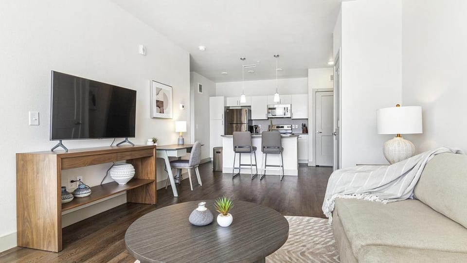 Landing - Modern Apartment with Amazing Amenities (ID8582X12) Apartment in Longmont