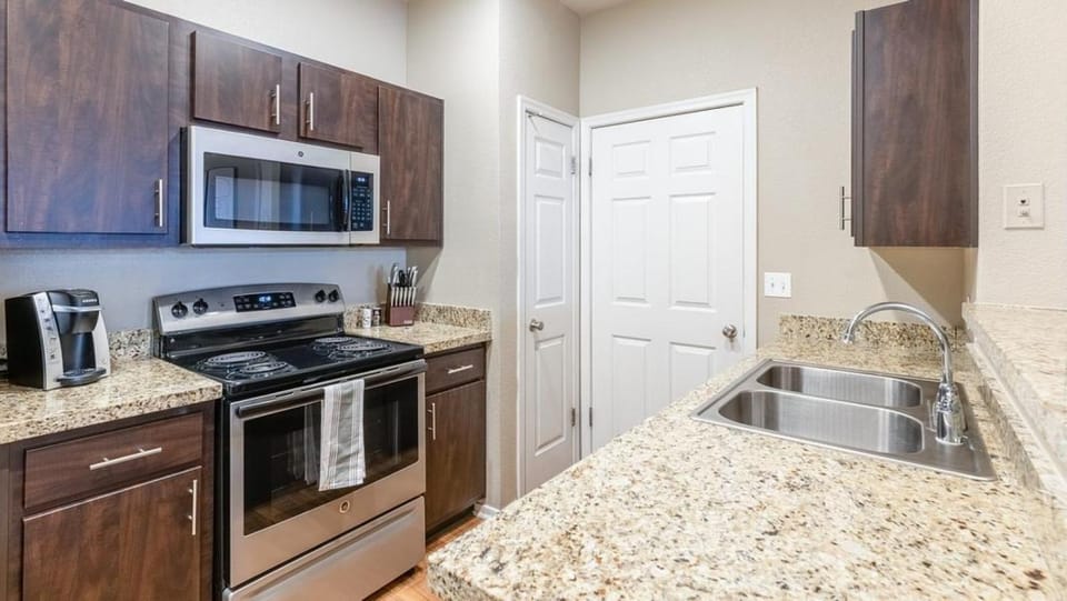 Landing - Modern Apartment with Amazing Amenities (ID8188X46) Apartment in Chandler