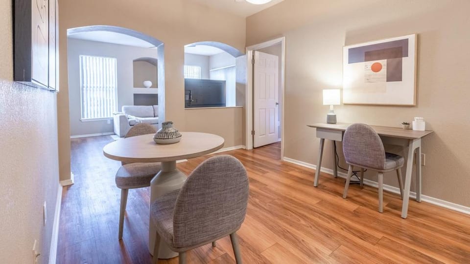 Landing - Modern Apartment with Amazing Amenities (ID8188X46) Apartment in Chandler