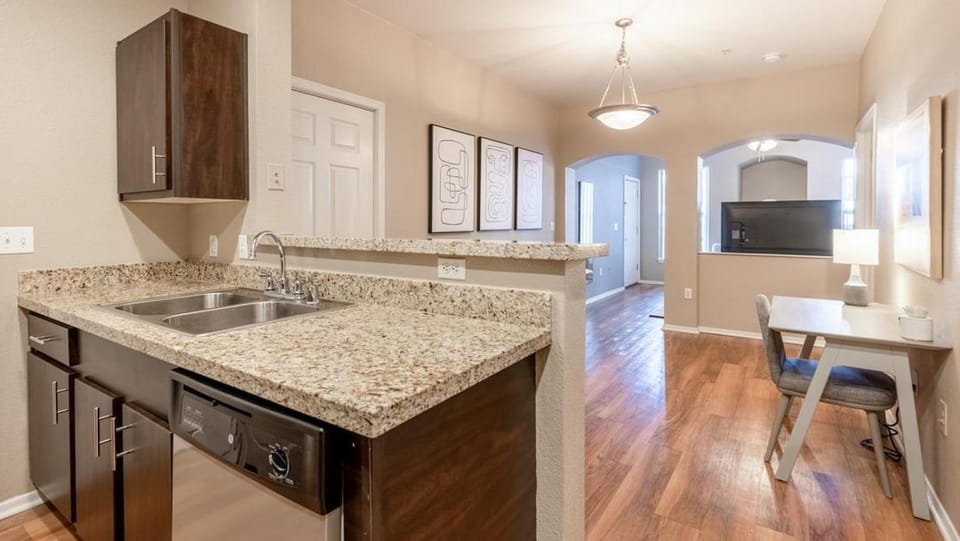 Landing - Modern Apartment with Amazing Amenities (ID8188X46) Apartment in Chandler