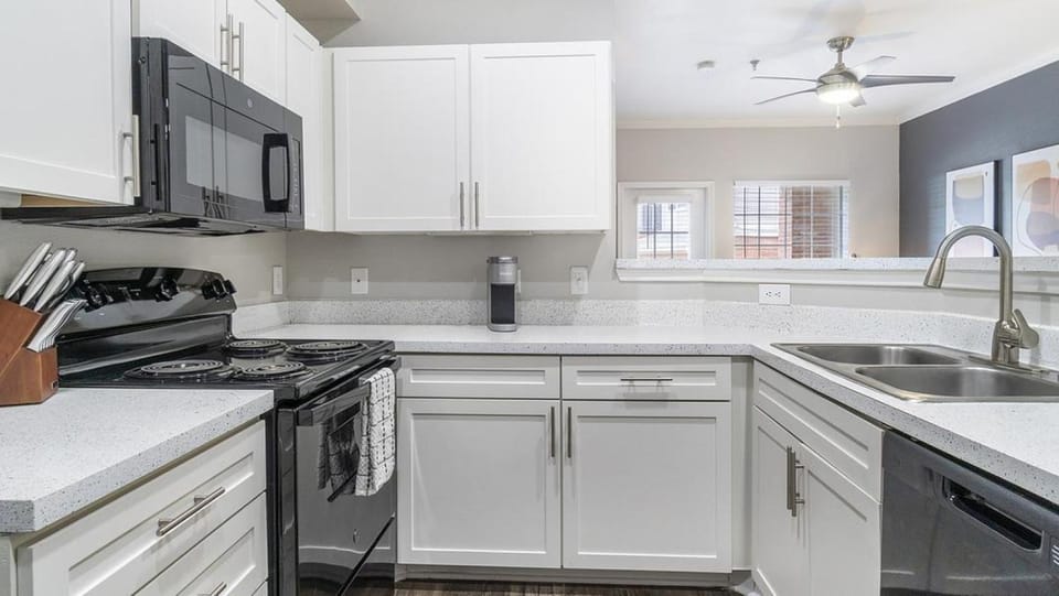 Landing - Modern Apartment with Amazing Amenities (ID9398X92) Apartment in Lewisville