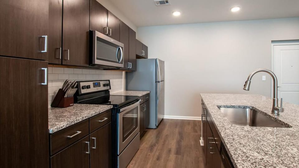 Landing - Modern Apartment with Amazing Amenities (ID3736X9) Apartment in Huntsville