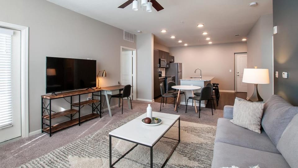 Landing - Modern Apartment with Amazing Amenities (ID3736X9) Apartment in Huntsville