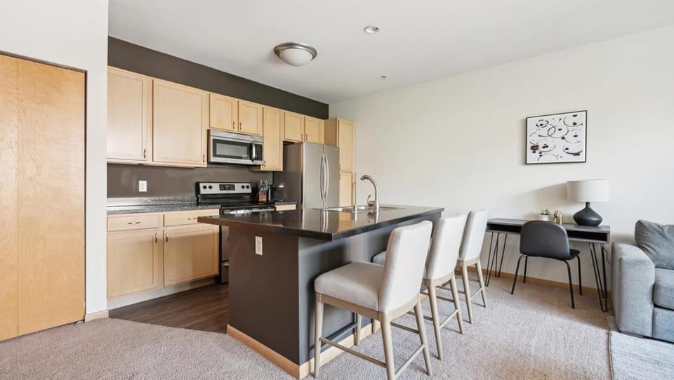 Landing - Modern Apartment with Amazing Amenities (ID9415X89) Apartment in Milwaukee