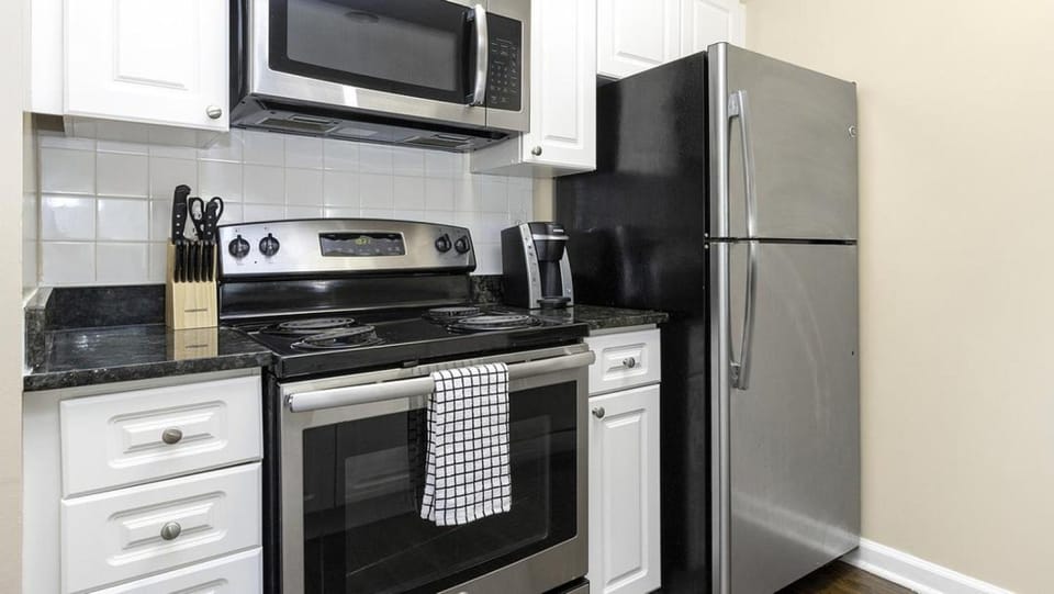 Landing - Modern Apartment with Amazing Amenities (ID3021X86) Apartment in Sandy Springs
