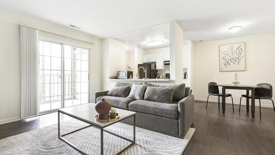 Landing - Modern Apartment with Amazing Amenities (ID4293X27) Apartment in Fort Wayne