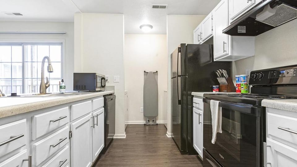 Landing - Modern Apartment with Amazing Amenities (ID4293X27) Apartment in Fort Wayne
