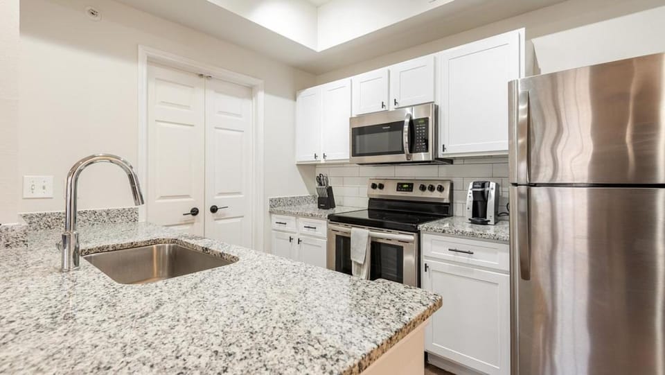 Landing - Modern Apartment with Amazing Amenities (ID2679X34) Apartment in Fort Worth