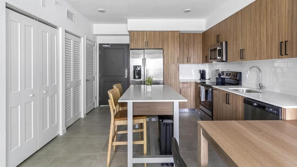 Landing - Modern Apartment with Amazing Amenities (ID1398X006) Apartment in Dania Beach