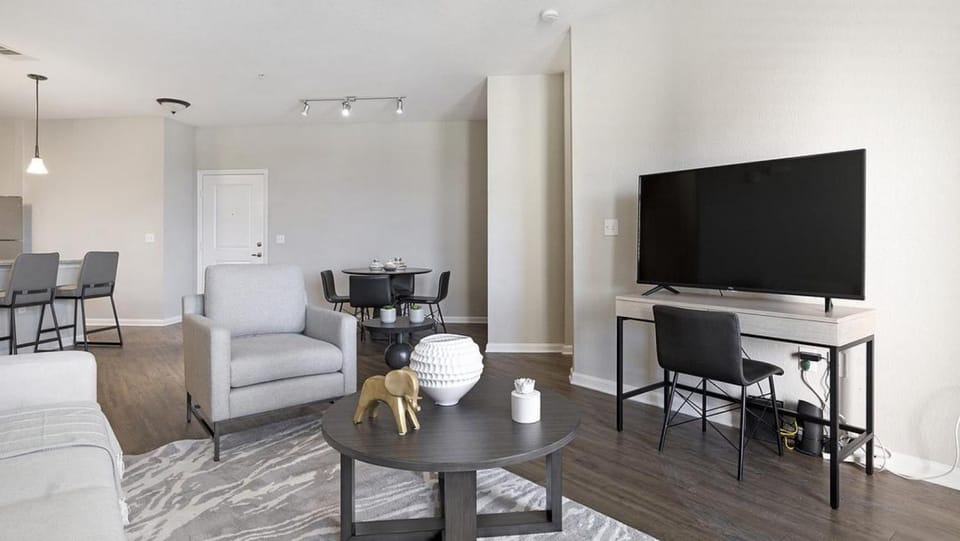 Landing - Modern Apartment with Amazing Amenities (ID1192X099) Apartment in Orlando