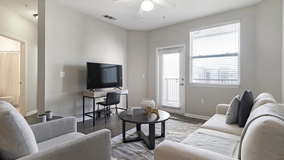 Landing - Modern Apartment with Amazing Amenities (ID1192X099) Apartment in Orlando
