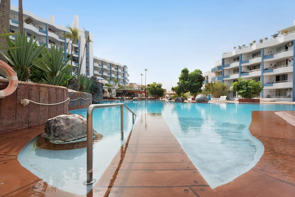 Property building, Swimming pool