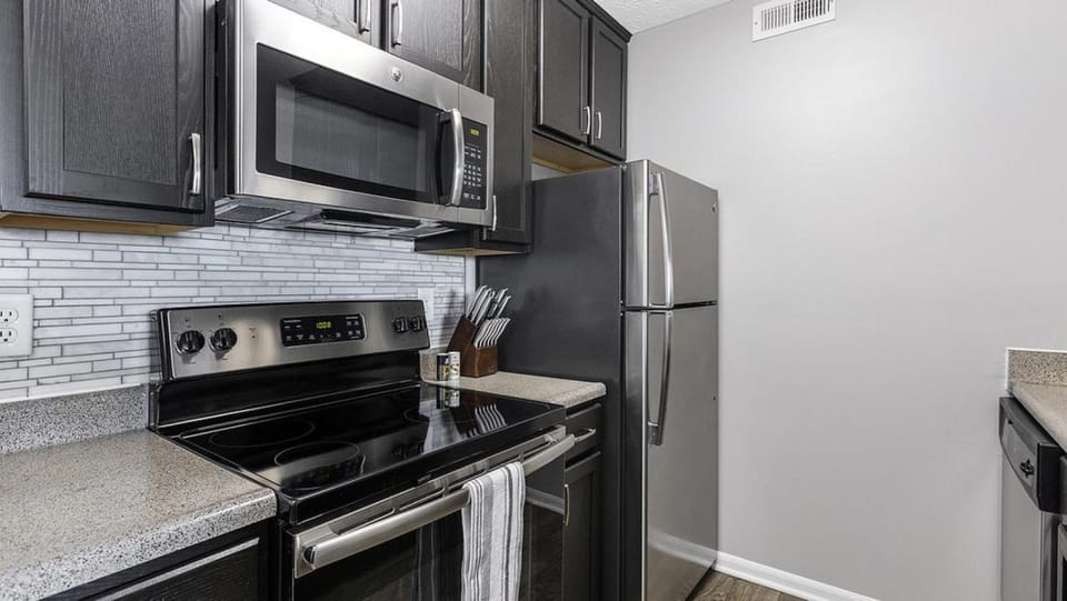 Landing - Modern Apartment with Amazing Amenities (ID9303X46) Apartment in Ohio