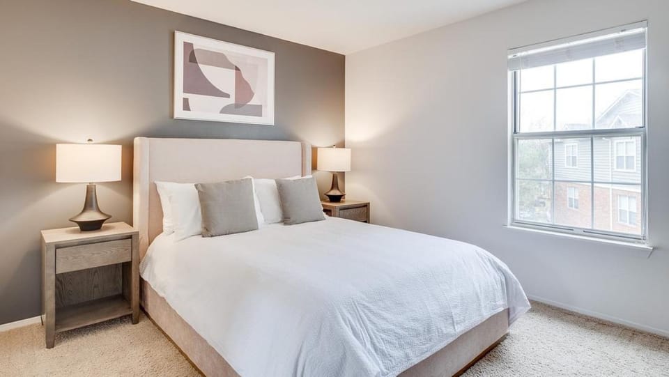 Landing - Modern Apartment with Amazing Amenities (ID7851X76) Apartment in Buffalo Grove