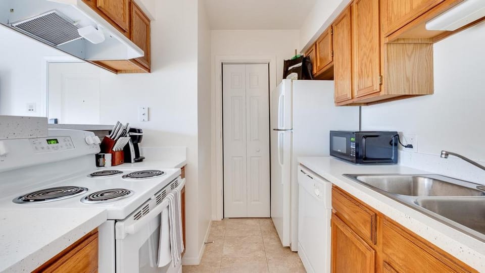 Landing - Modern Apartment with Amazing Amenities (ID7851X76) Apartment in Buffalo Grove