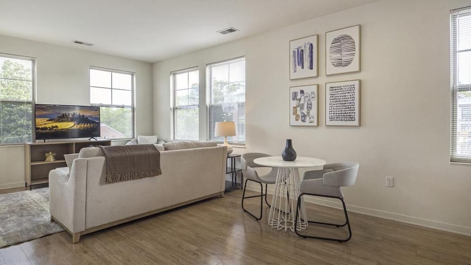 Landing - Modern Apartment with Amazing Amenities (ID5947X05) Apartment in Richmond