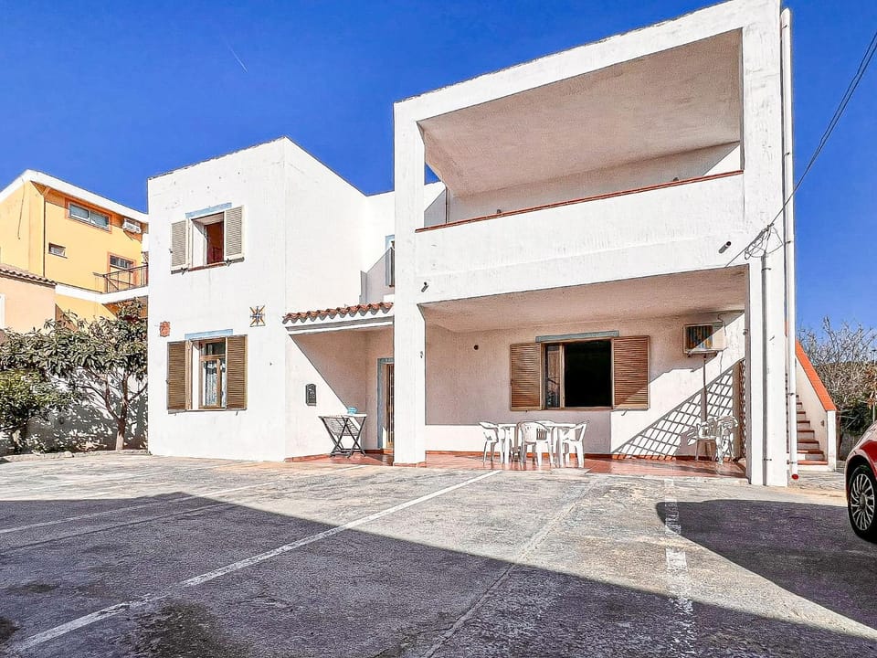 Property building, Facade/entrance