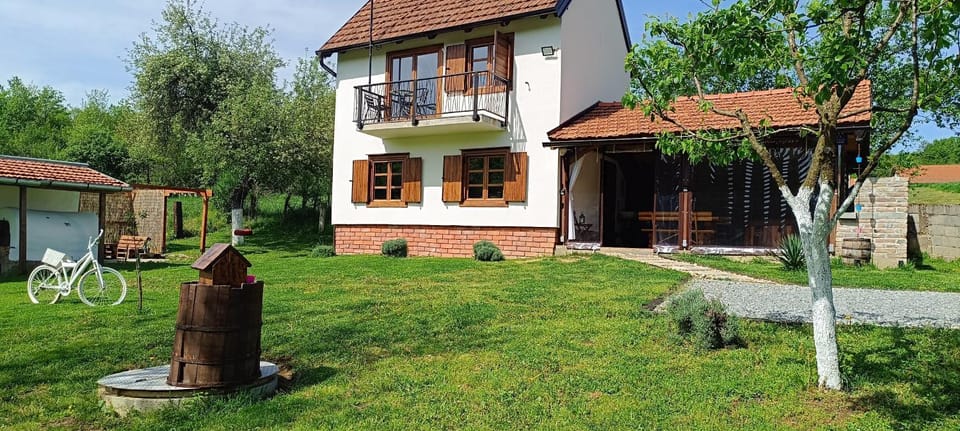 Property building, Spring, Garden, Garden view