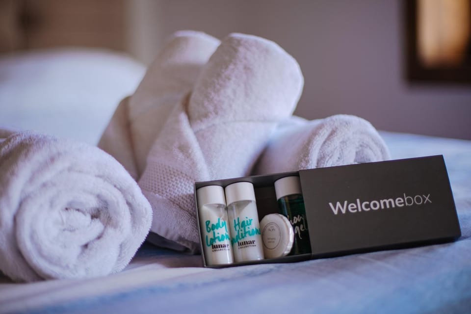 Bedroom, towels