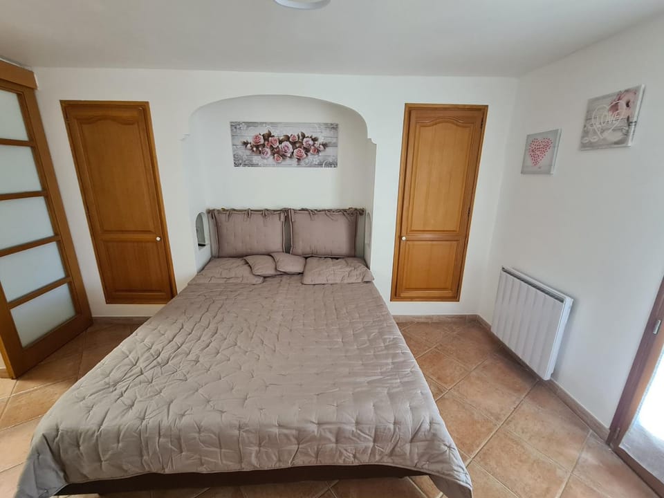Bed, Bedroom, wardrobe