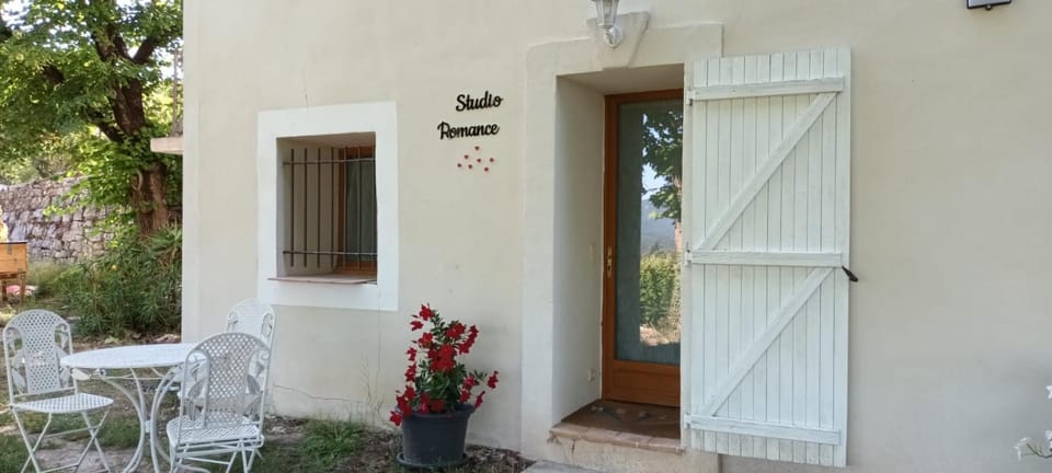 Facade/entrance, Garden, Balcony/Terrace, Garden view
