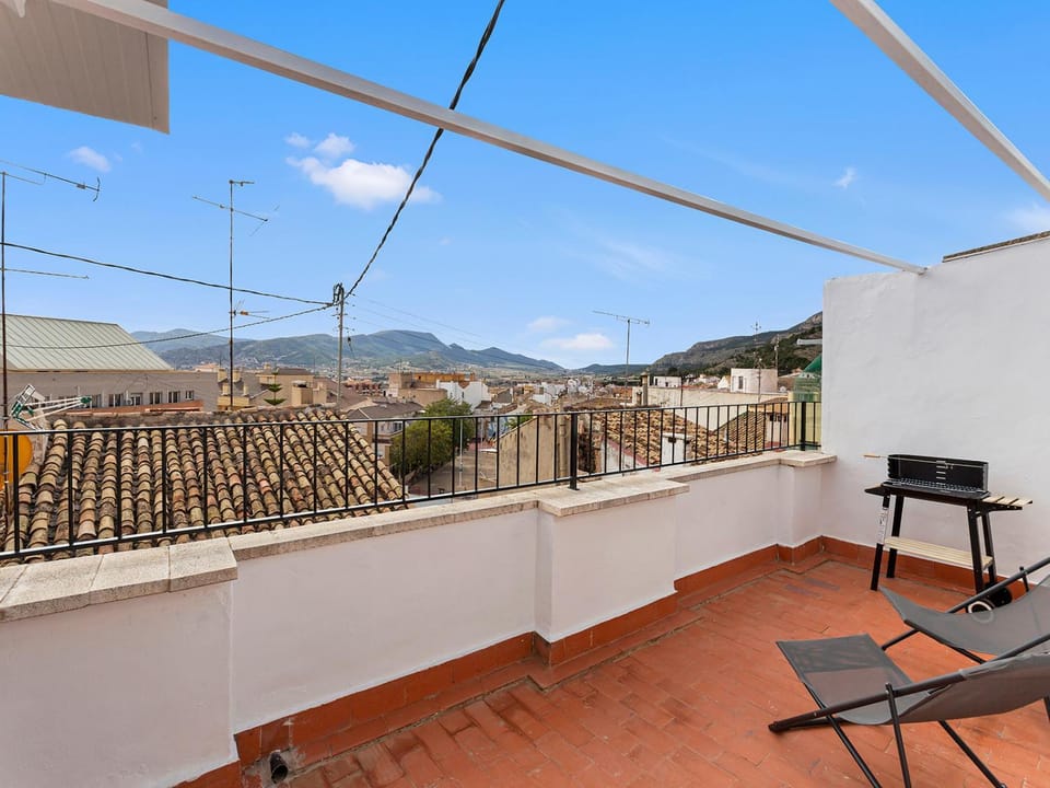 Sunny house in Onil with terrace and bbq Apartment in Alacantí