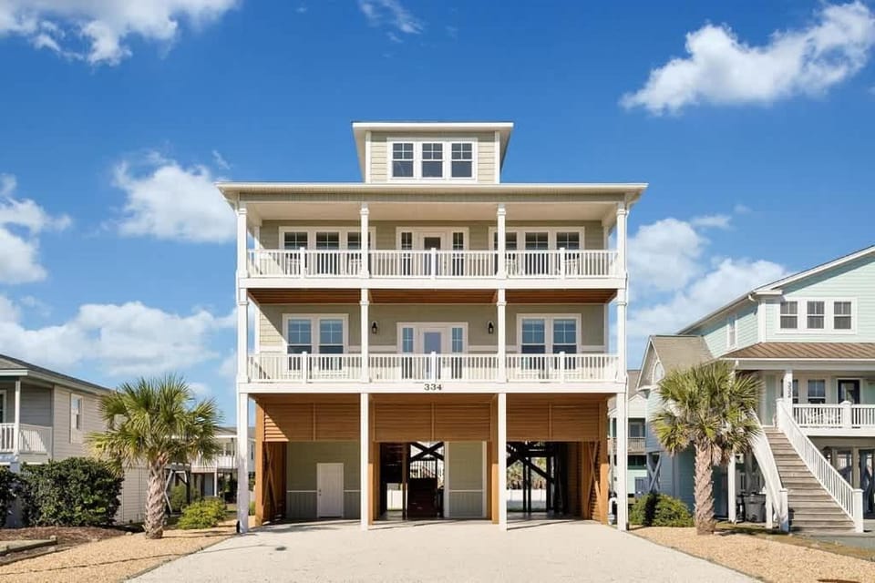 334 By The Shore Private Pool, Spa, Ocean views House in Holden Beach
