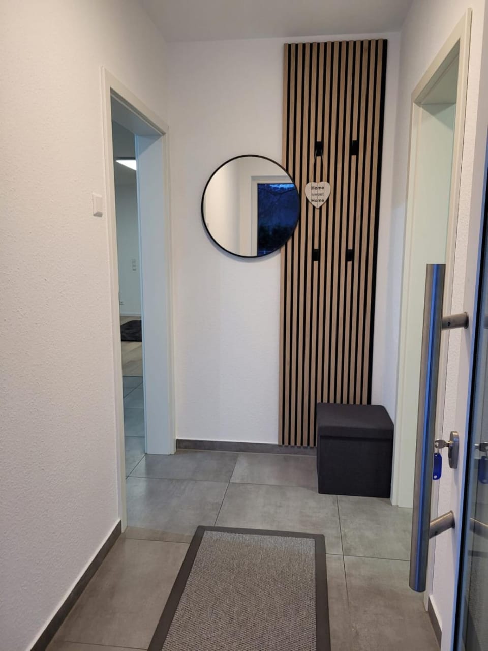 Facade/entrance, wardrobe