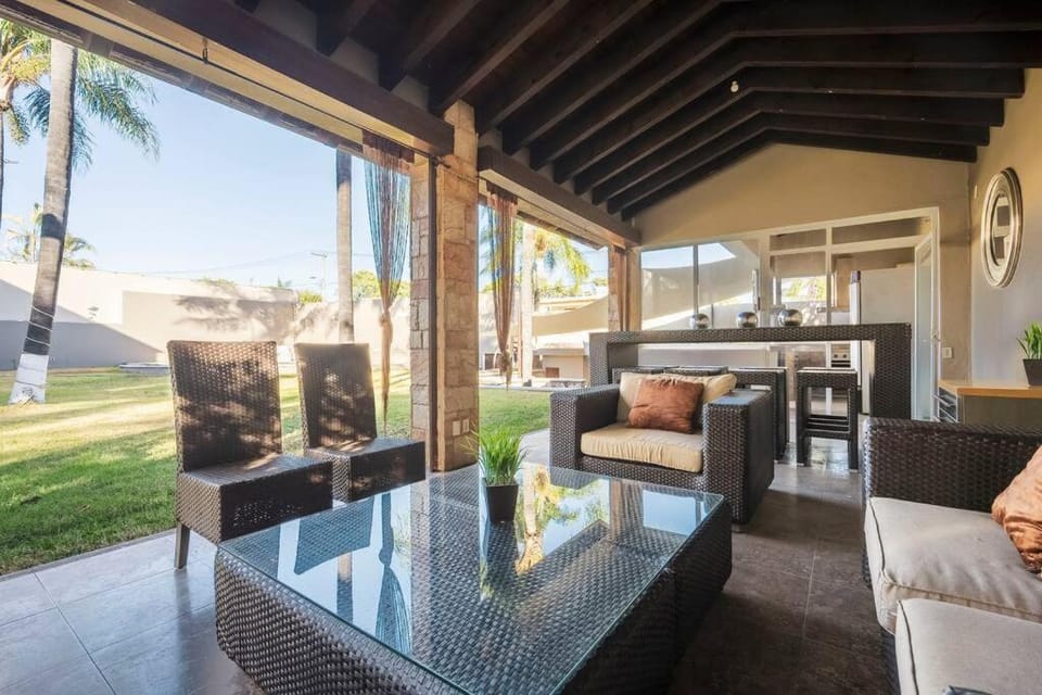 Patio, Living room, Seating area, Dining area