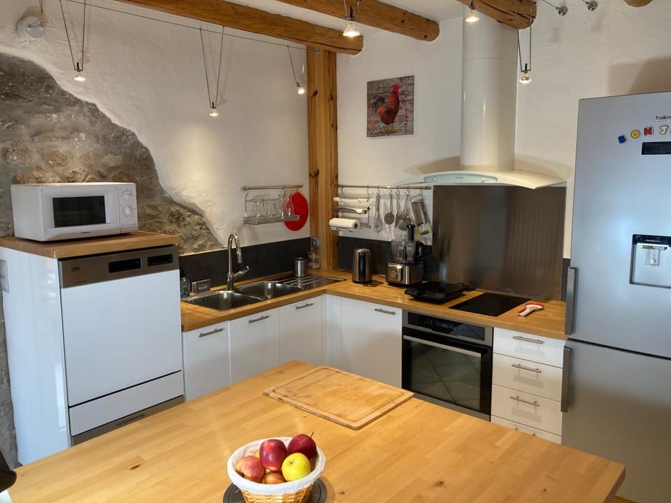 l'Echo des Glieres vue montagne centre village sauna & grill Chalet in Haute-Savoie