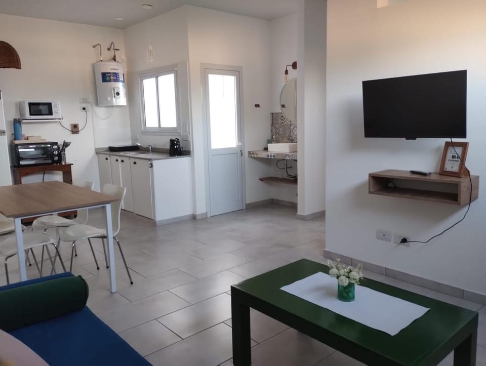 TV and multimedia, Kitchen or kitchenette, Dining area