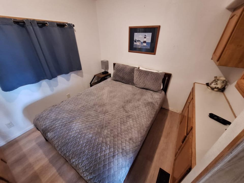 Ocean Cabin 1 w Private Jacuzzi Pet friendly Cabin in California