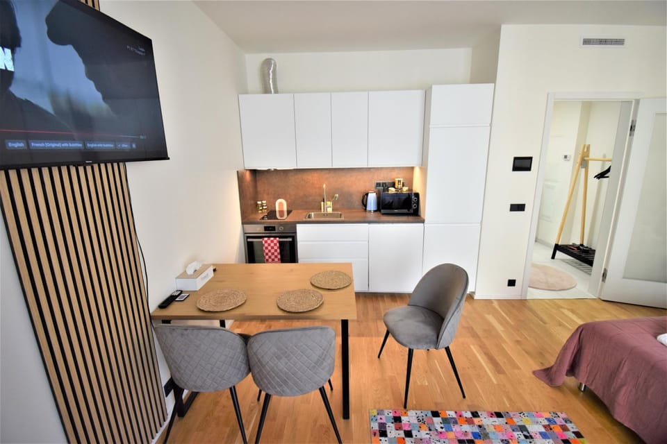 Dining area, kitchen