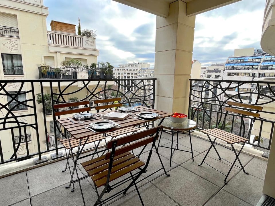 Property building, Patio, Day, View (from property/room), Balcony/Terrace, Dining area