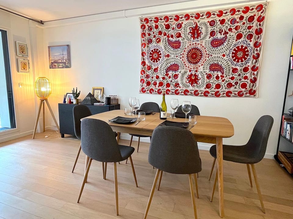 Living room, Dining area