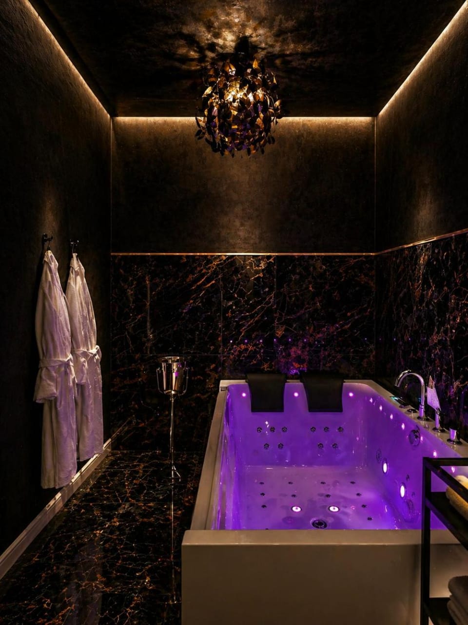 Love Room- Adult Only Vacation rental in Bucharest