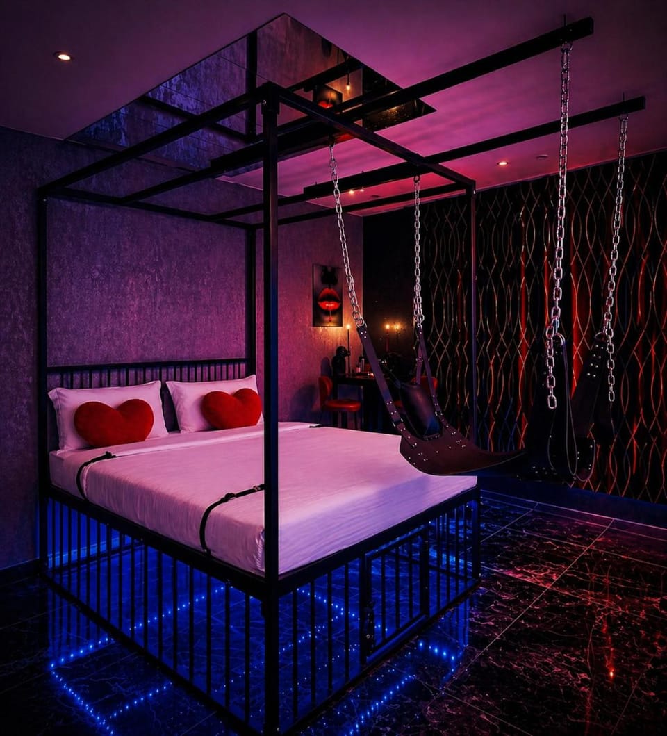 Love Room- Adult Only Vacation rental in Bucharest