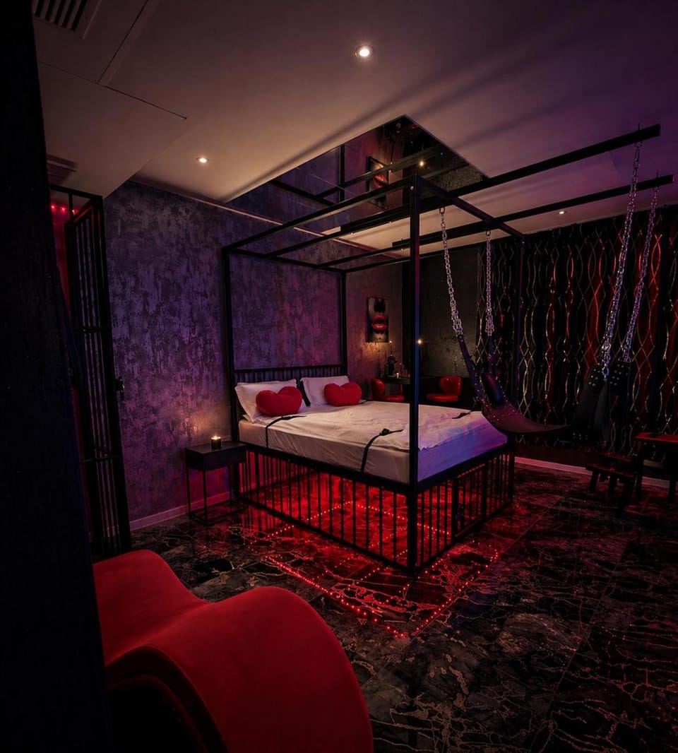 Love Room- Adult Only Vacation rental in Bucharest
