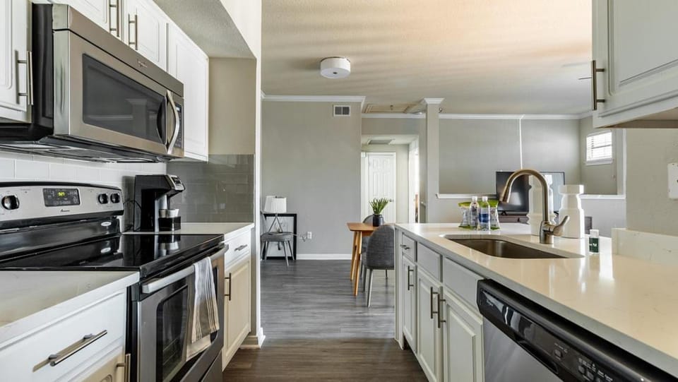 Landing - Modern Apartment with Amazing Amenities (ID8656X94) Apartment in Fort Worth