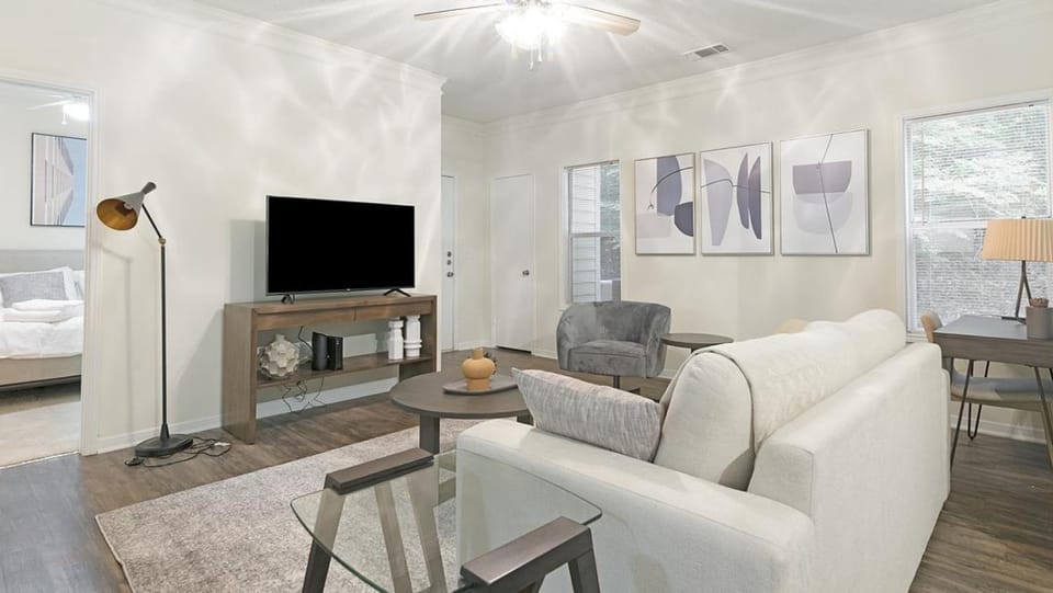Landing - Modern Apartment with Amazing Amenities (ID1234X500) Apartment in Winston-Salem